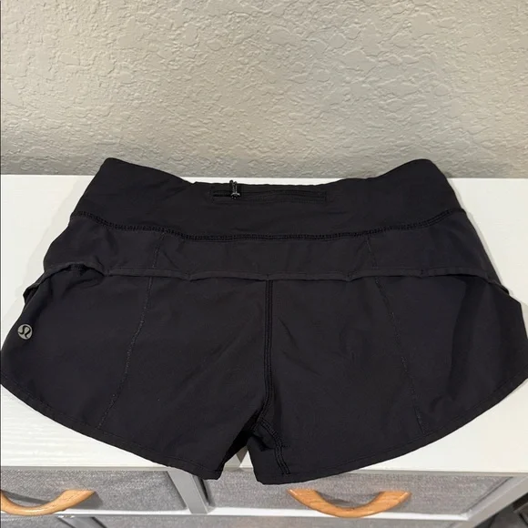 lululemon athletica speed up 2.5 low rise Black Women's Athletic Shorts - Picture 2 of 4